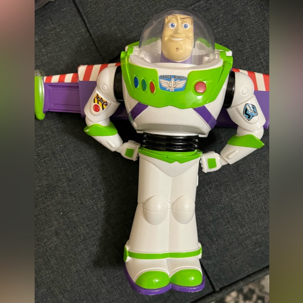 Buzz light year